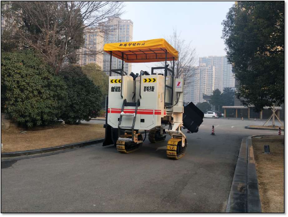 要正確使用操作混凝土路緣石滑模攤鋪機(jī)，定期對路緣石滑模機(jī)進(jìn)行保養(yǎng)和維護(hù)